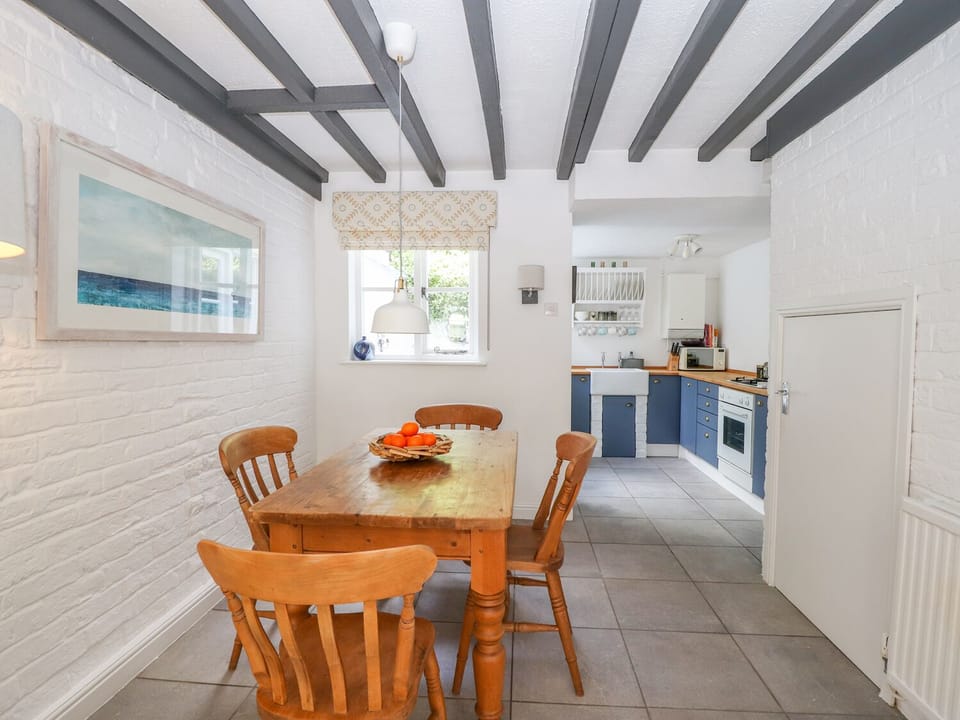 Cottage | Dining