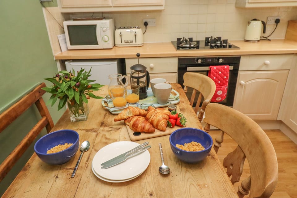 Cottage | Interior