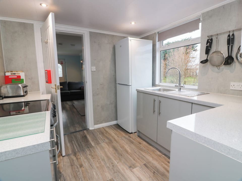 Microwave, stovetop, electric kettle, toaster