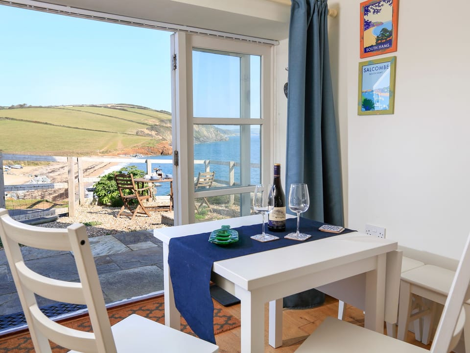 Cottage | Dining
