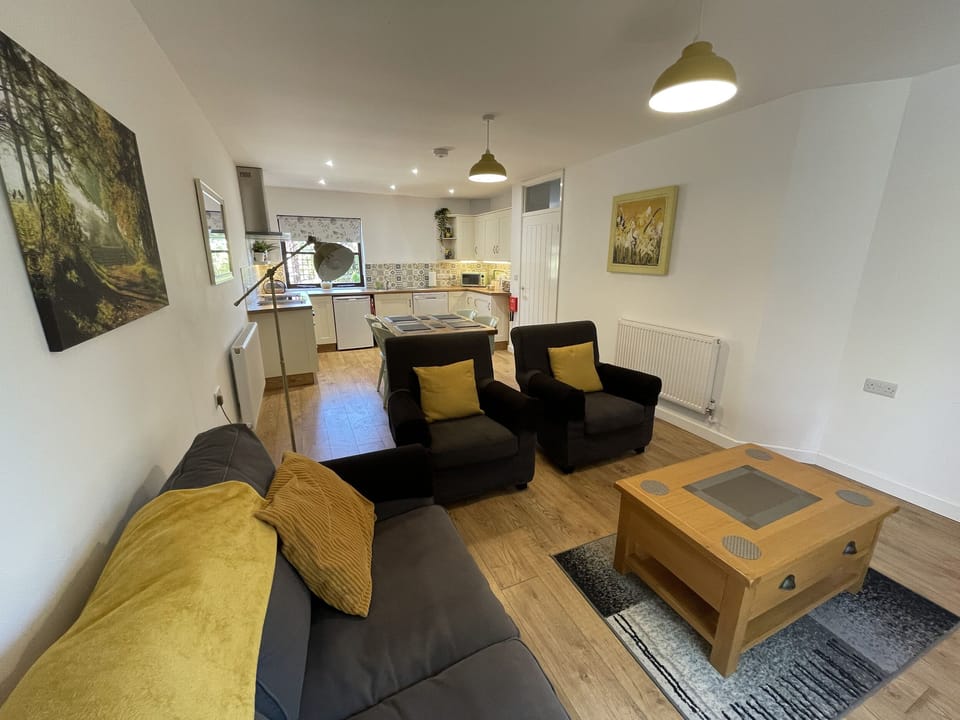 Cottage | Living room | TV
