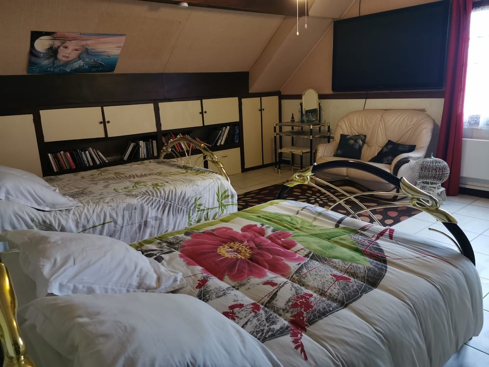 Family Room | Individually decorated, individually furnished, soundproofing