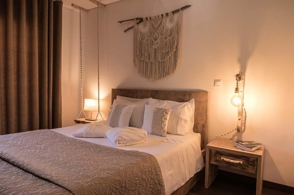 Villa, 1 Bedroom | Desk, free cribs/infant beds, free WiFi, bed sheets