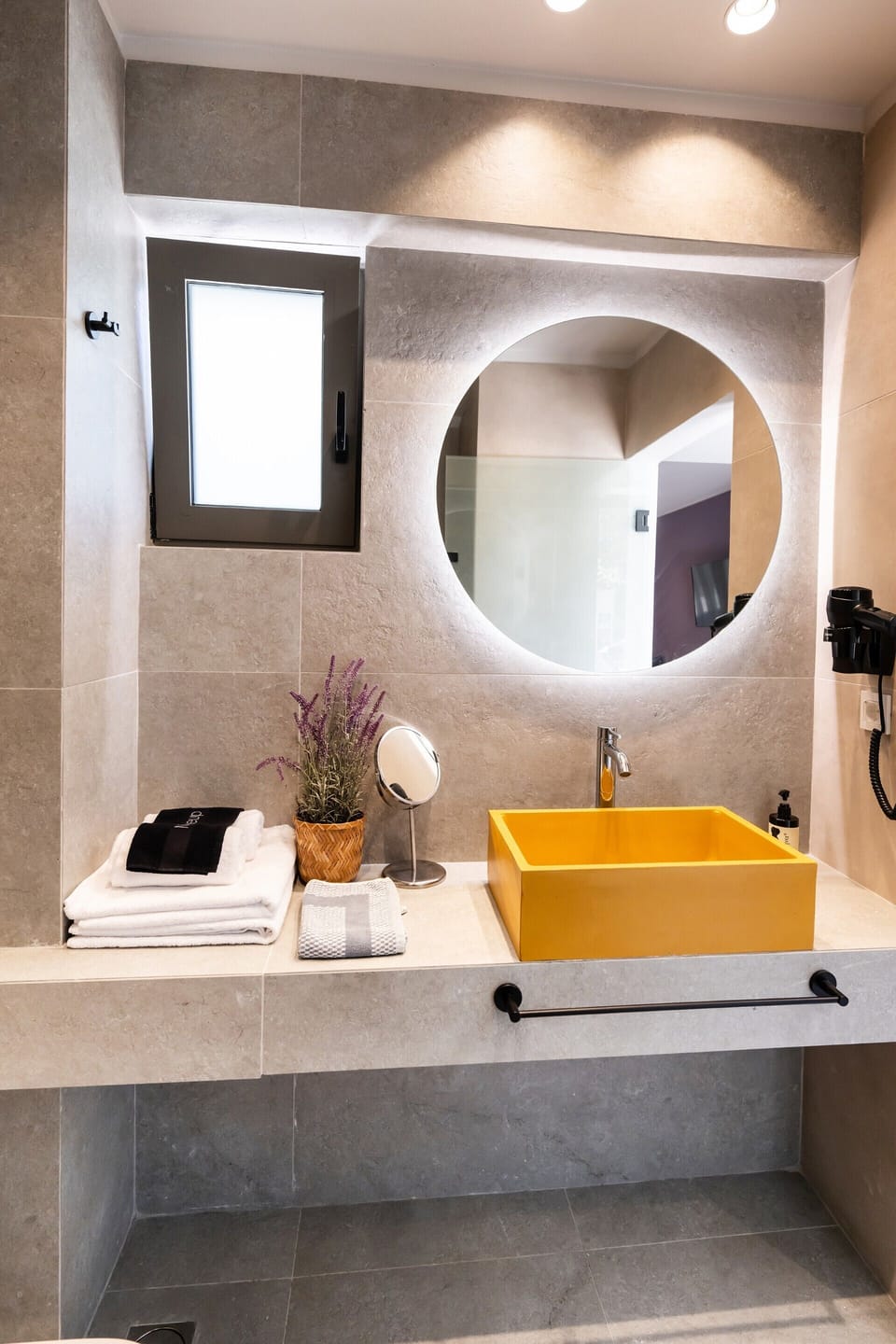Superior Room | In-room safe, WiFi (free), bed sheets