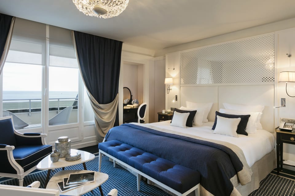 Prestige Room, sea view | Premium bedding, minibar, in-room safe, desk