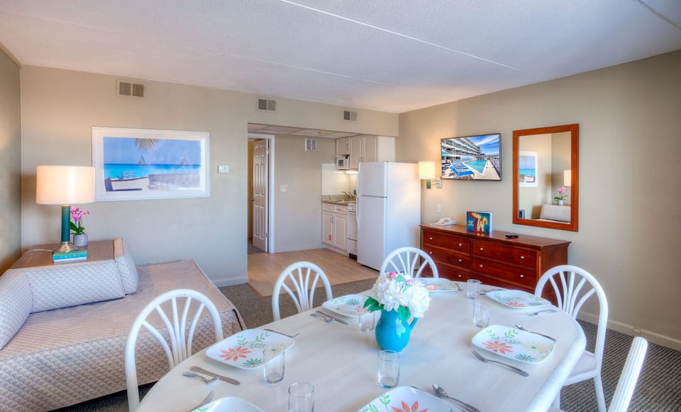 Deluxe Ocean View 3-Room Kitchen Suite | Living room