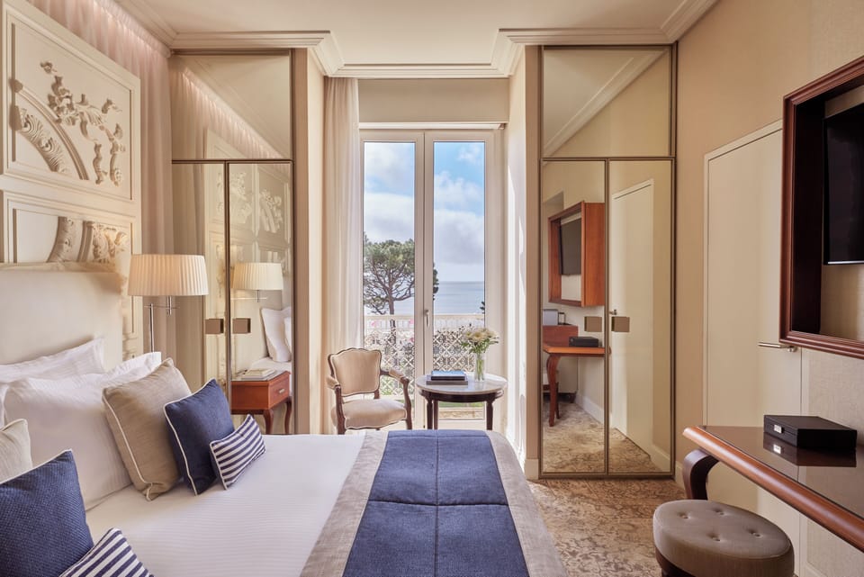 Deluxe Room, 1 Double Bed, Sea View | Minibar, in-room safe, desk, blackout drapes
