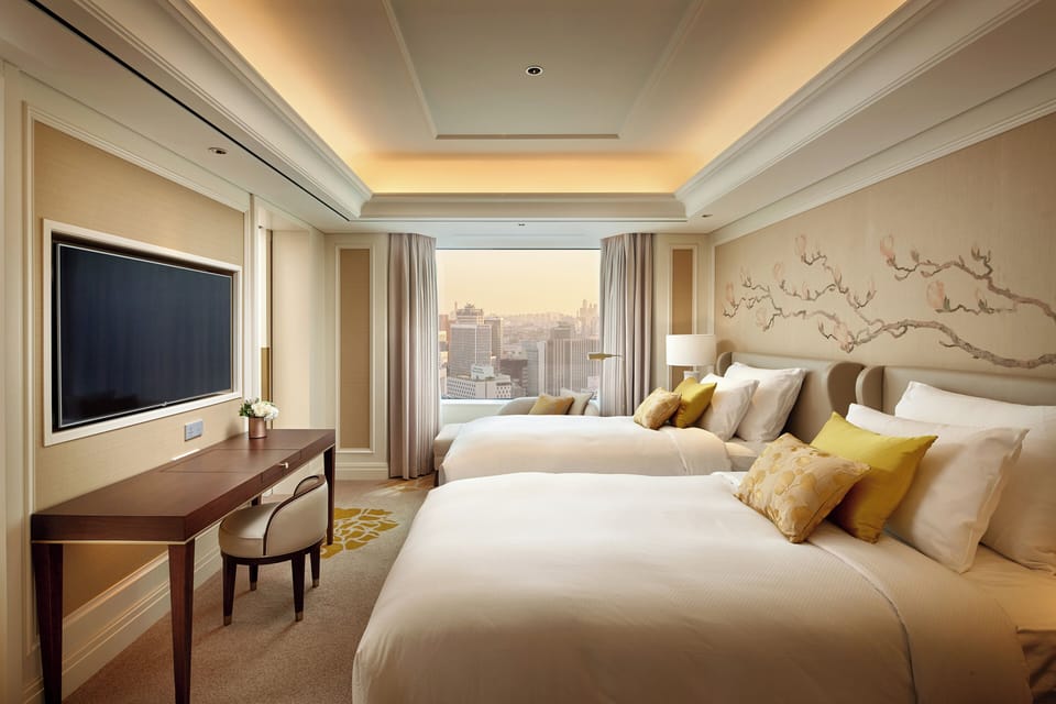 Egyptian cotton sheets, premium bedding, down comforters, minibar
