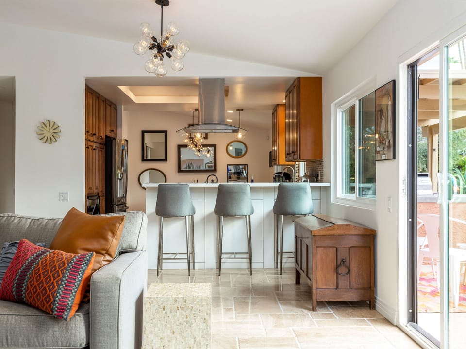 House, Multiple Beds (Modern Loma Vista) | Private kitchen | Oven, toaster, cookware/dishes/utensils
