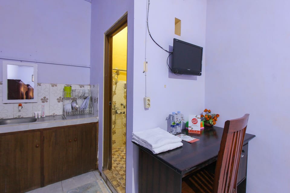 Standard Double Room | Free WiFi, bed sheets