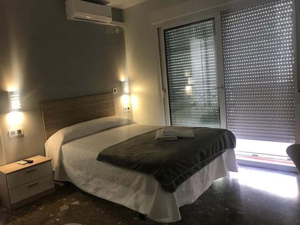 WiFi (free), bed sheets