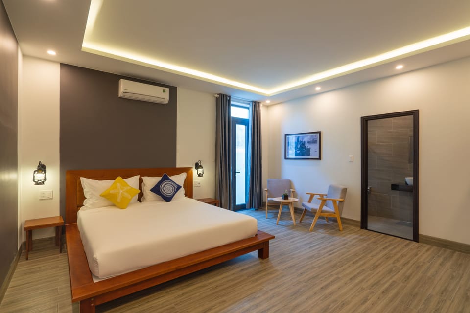 Superior Double Room | Premium bedding, minibar, desk, laptop workspace