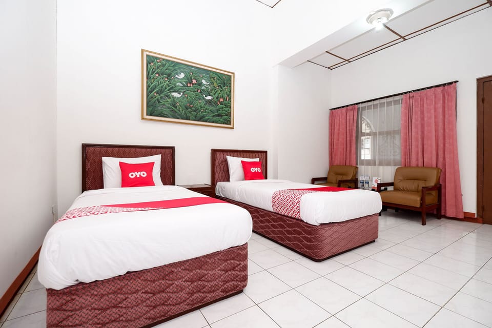 Deluxe Twin Room | Free WiFi, bed sheets