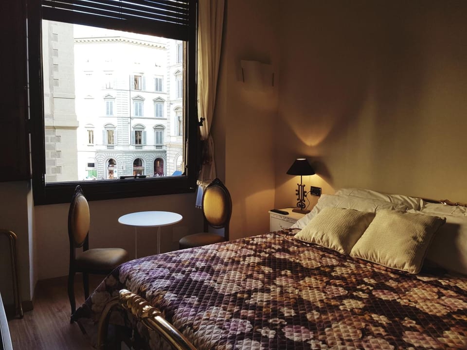 Free minibar, in-room safe, desk, soundproofing