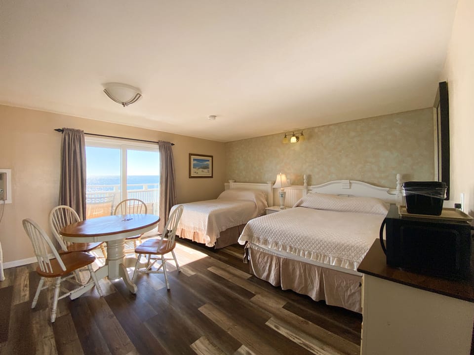 Standard Room, 1 Bedroom, Non Smoking, Balcony (Room 32, Ocean View) | Individually decorated, individually furnished, free WiFi, bed sheets