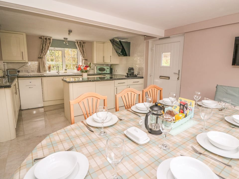 Cottage | Interior