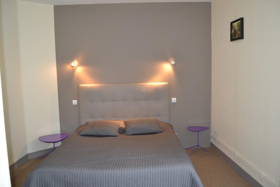 Egyptian cotton sheets, premium bedding, memory foam beds, desk