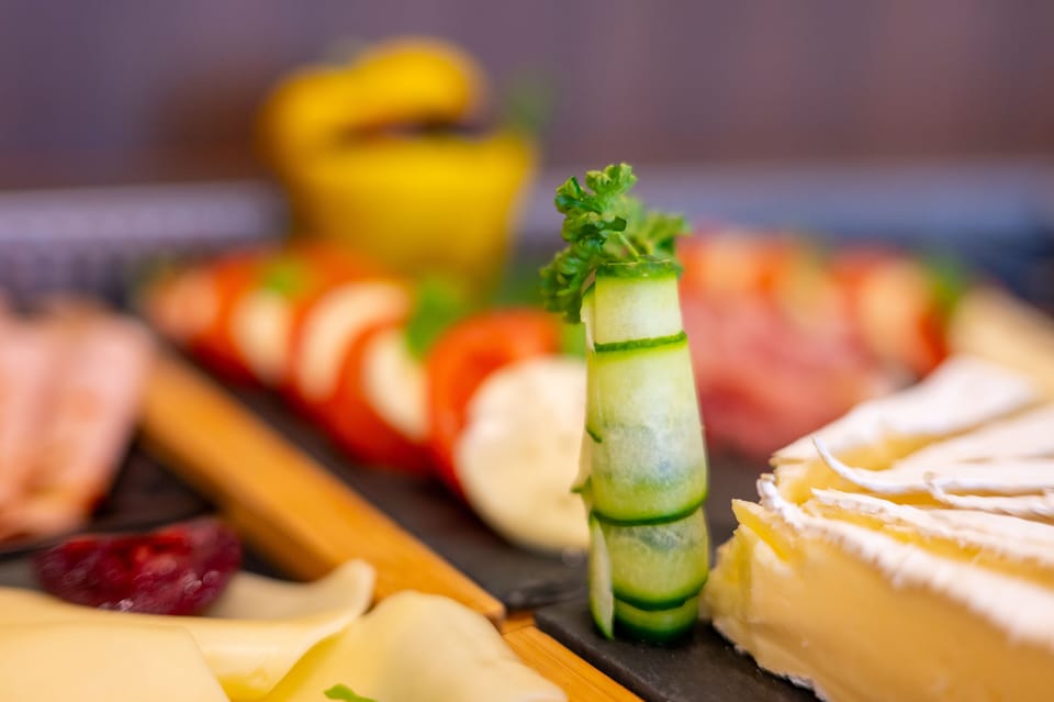 Daily buffet breakfast for a fee