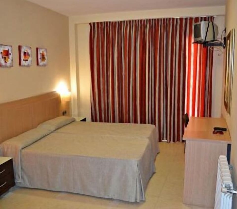 In-room safe, desk, cribs (free), WiFi (free)
