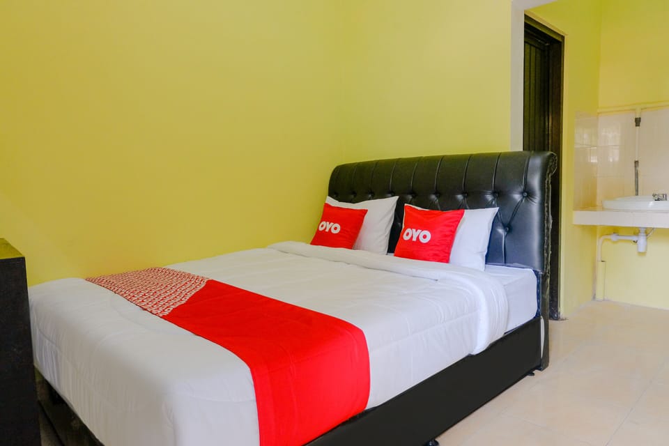 Deluxe Double Room | Laptop workspace, free WiFi, bed sheets
