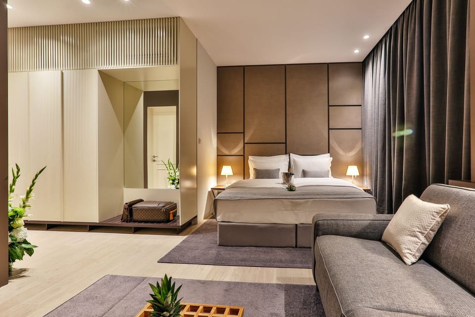 Deluxe Double or Twin Room, Balcony | Minibar, in-room safe, desk, blackout drapes