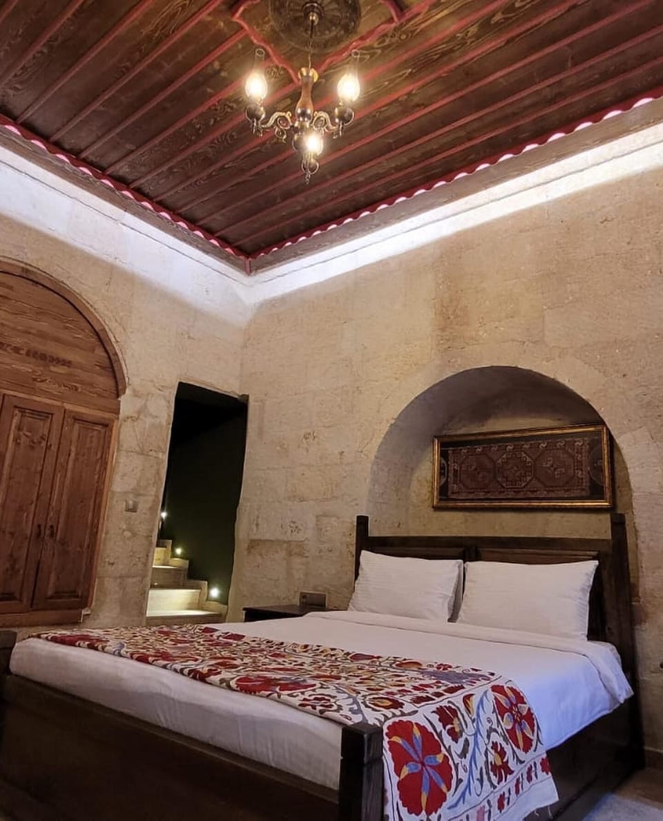 Exclusive Room, 1 Bedroom, Non Smoking | Minibar, in-room safe, WiFi (free), bed sheets