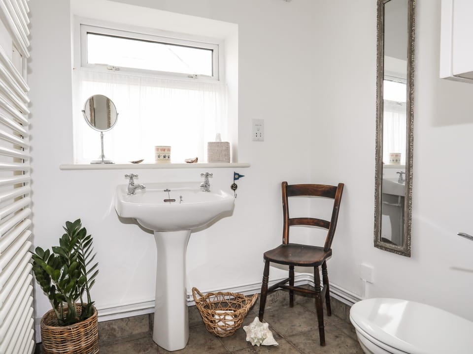 Angorfa - Trearddur Bay Cottage in Trearddur Bay