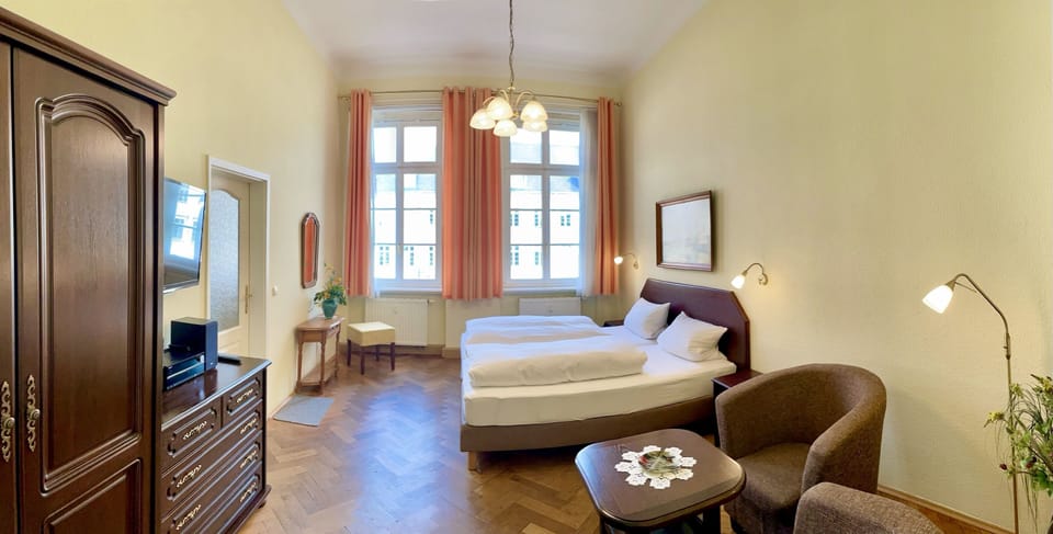 Double Room | Hypo-allergenic bedding, minibar, individually decorated