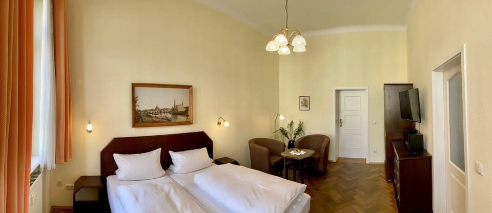 Double Room | Hypo-allergenic bedding, minibar, individually decorated