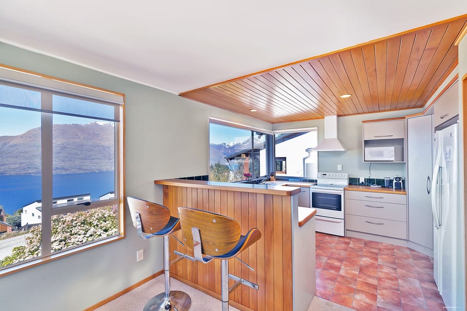 Private 5 Bedroom House | Private kitchen | Full-size fridge, microwave, oven, stovetop