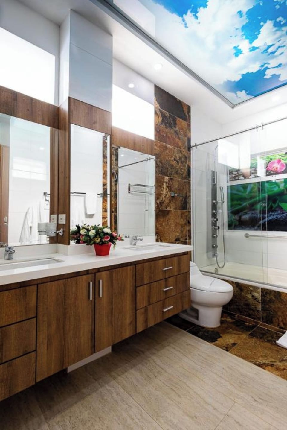 Twin Room | Bathroom | Bathrobes, towels, soap, shampoo