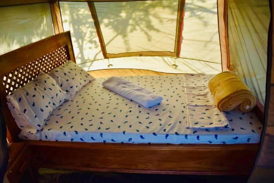 Tent | Pillowtop beds, bed sheets, wheelchair access