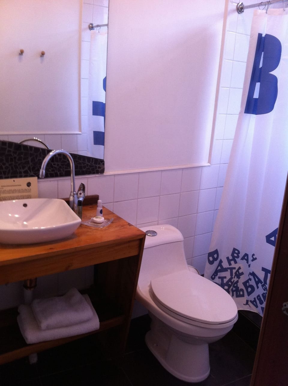 Standard Single Room | Bathroom | Shower, free toiletries, hair dryer, towels