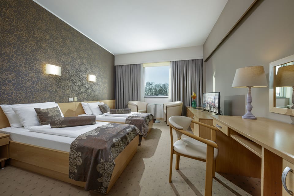 Standard Twin Room | Premium bedding, in-room safe, desk, blackout drapes