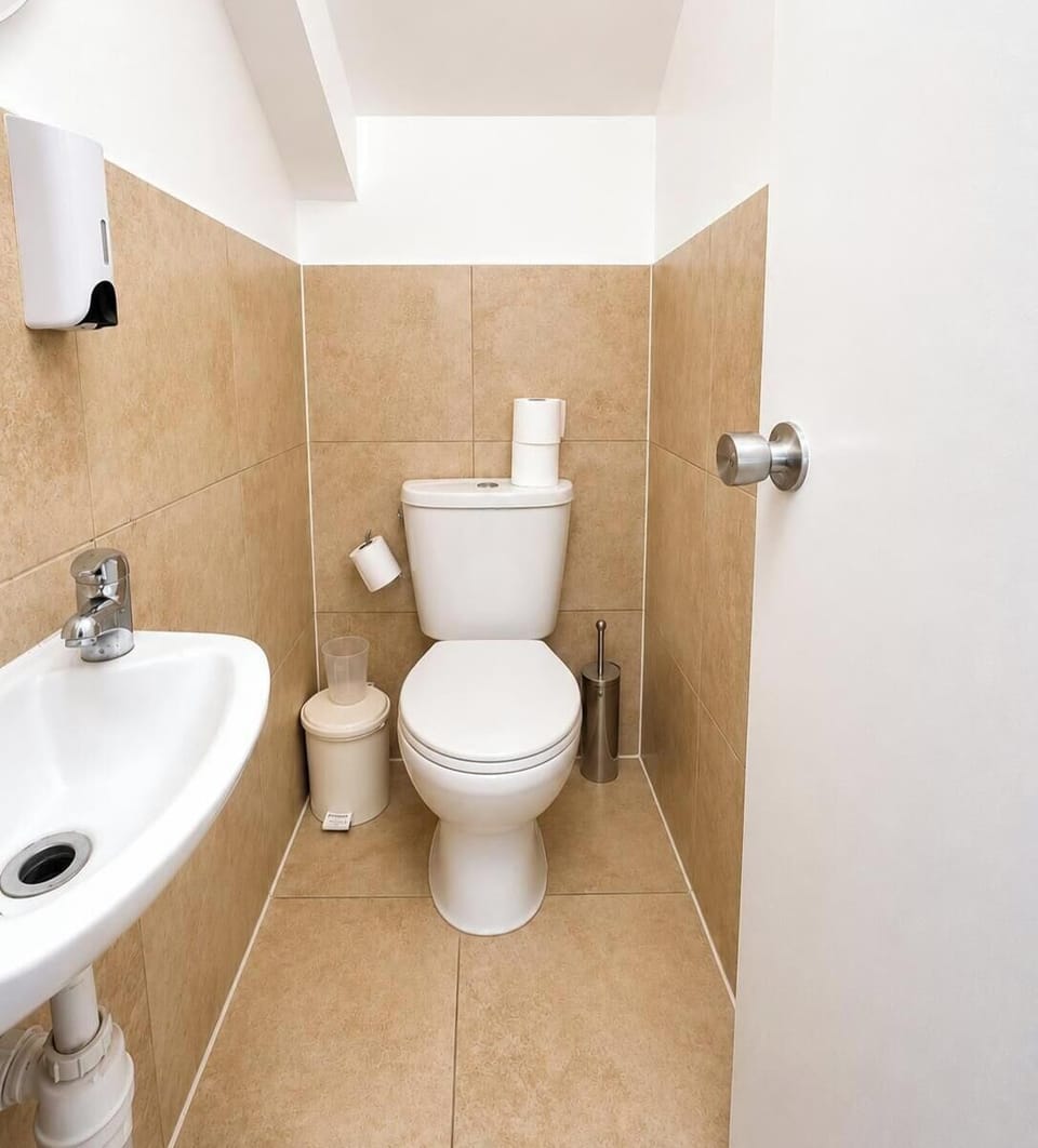 Triple Room, Shared Bathroom | Bathroom | Shower, free toiletries, hair dryer (on request), towels