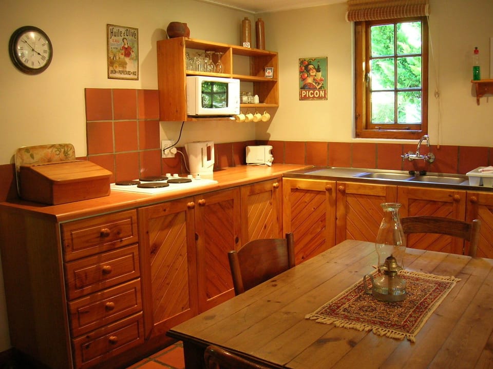 Strelitzia Cottage (self-catering)  | Private kitchen | Fridge, coffee/tea maker