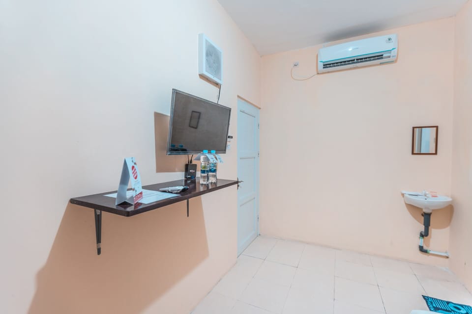 Deluxe Double Room | Television