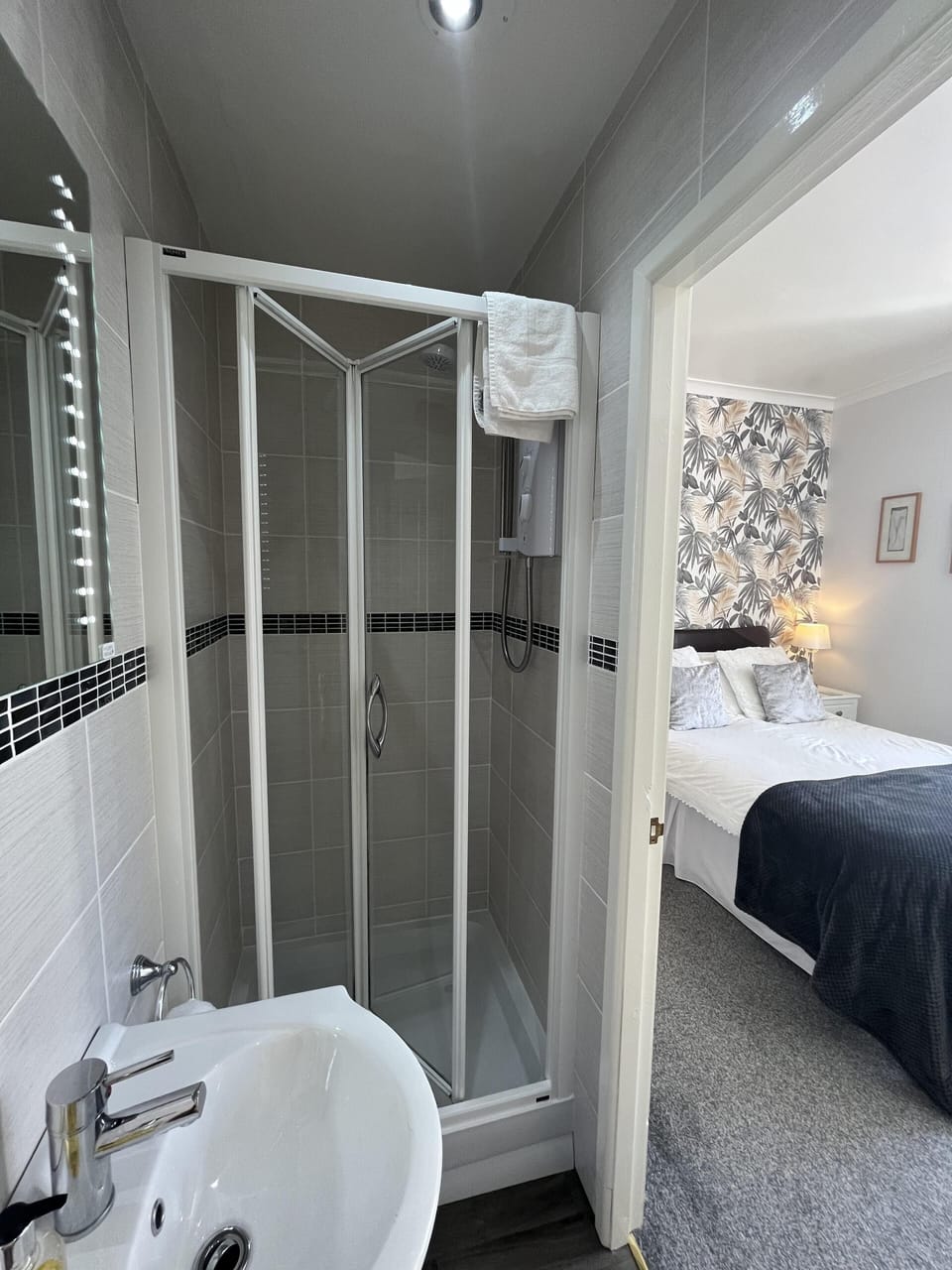Double Room, Ensuite, Garden View (First Floor)
