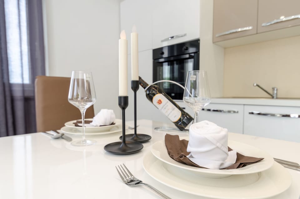 Villa, 1 Bedroom | In-room dining