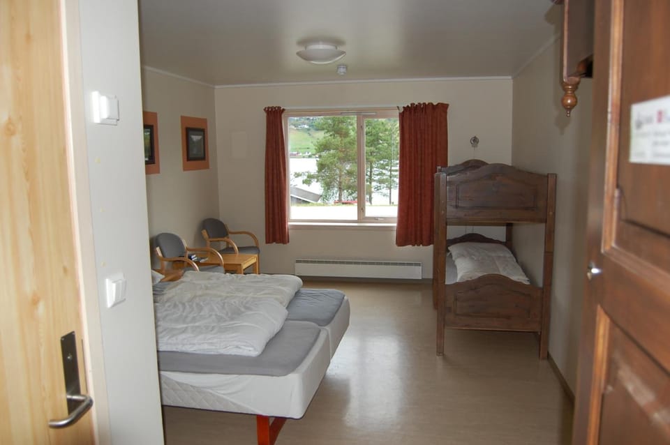 Individually furnished, free WiFi, bed sheets