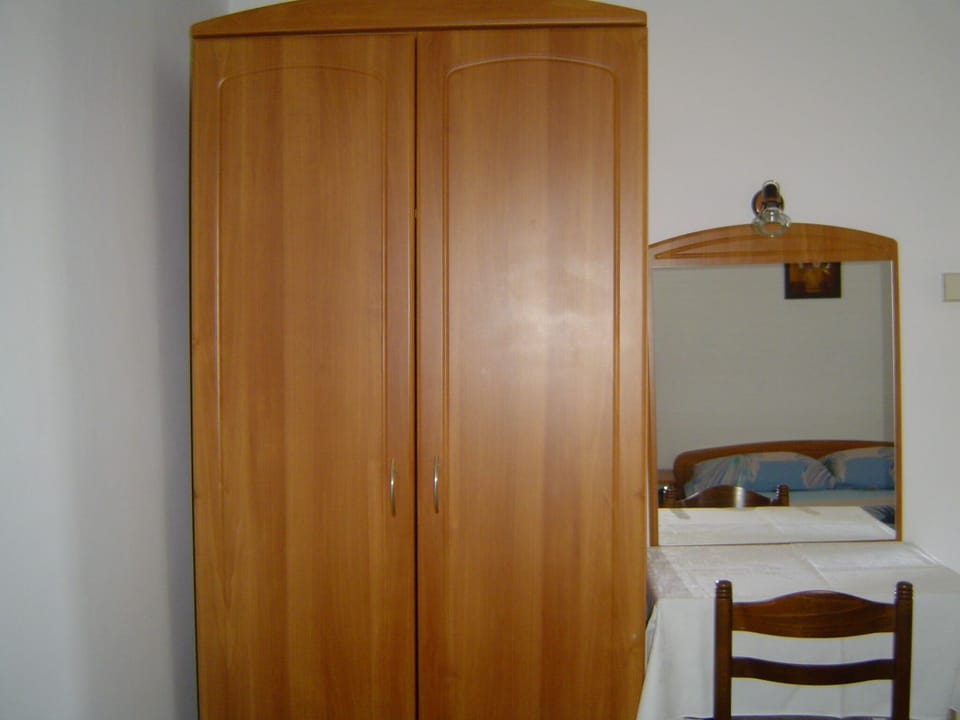 Apartment, 2 Bedrooms | 2 bedrooms, free WiFi, bed sheets
