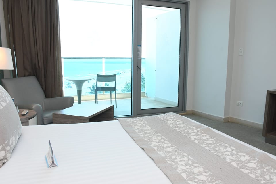Superior Room, 1 Queen Bed, Sea View | Premium bedding, minibar, in-room safe, desk