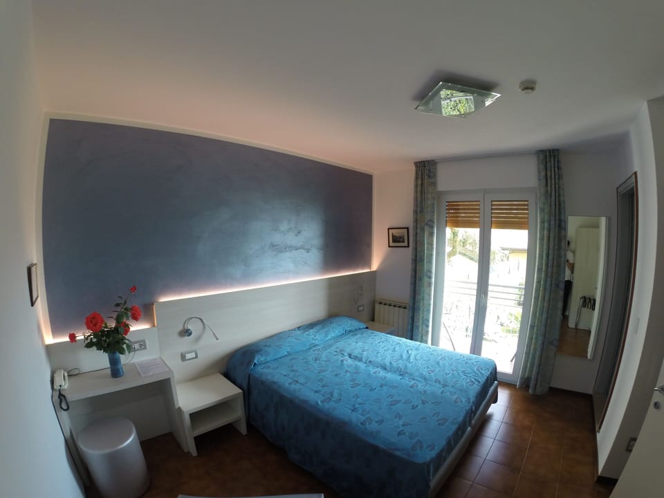 In-room safe, desk, WiFi (free), bed sheets