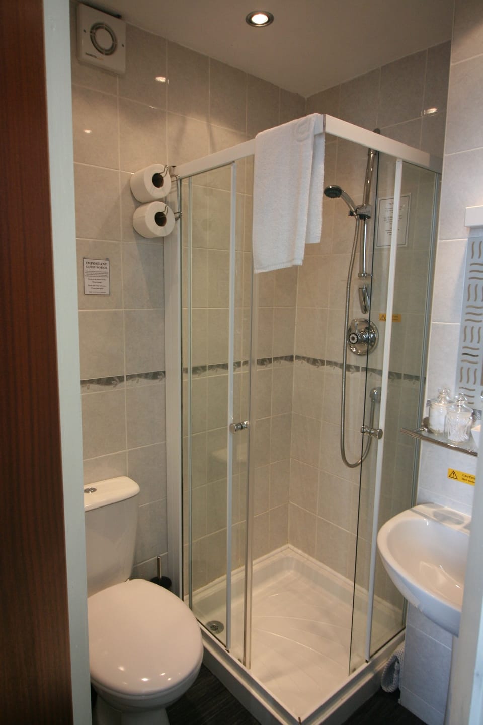 Standard Double Room (Room4) | Bathroom | Free toiletries, hair dryer, towels