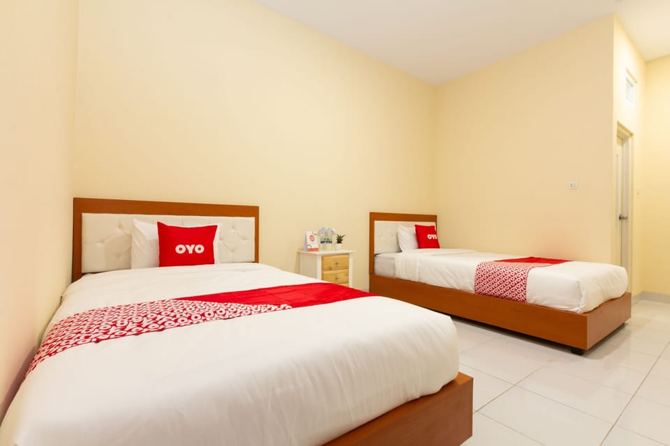 Deluxe Twin Room | Free WiFi, bed sheets