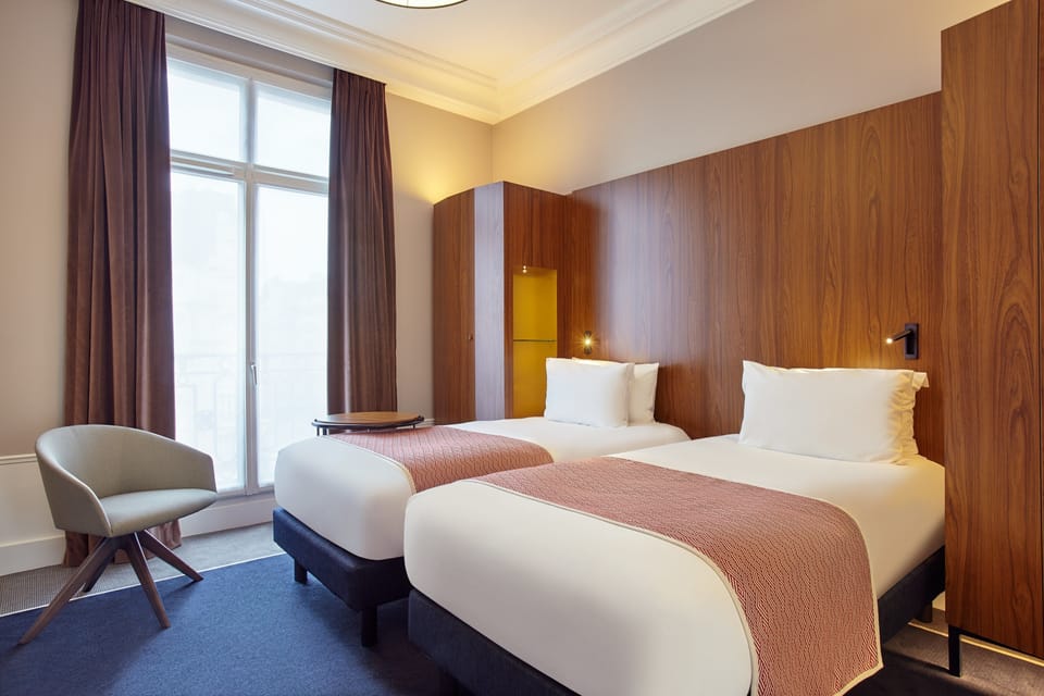 Standard Room, 2 Twin Beds | Hypo-allergenic bedding, free minibar, in-room safe, desk
