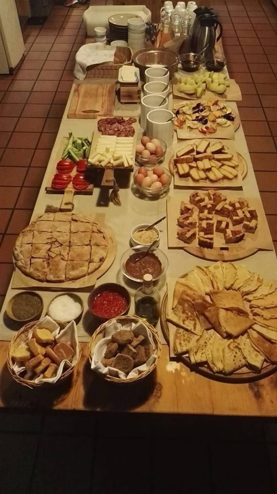 Daily cooked-to-order breakfast (EUR 13 per person)