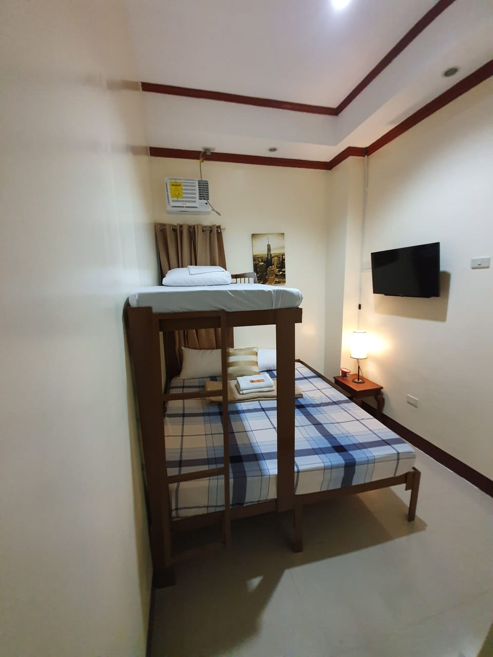 Bunk Room for 2 | Free WiFi