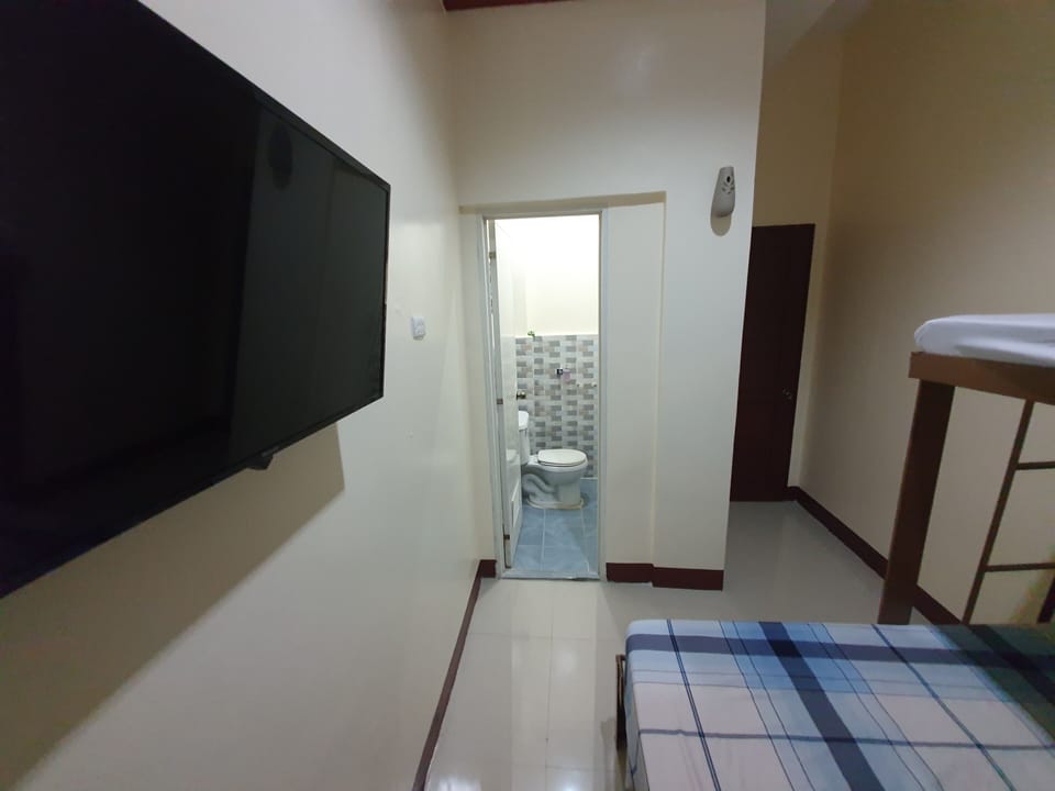 Bunk Room for 2 | Free WiFi