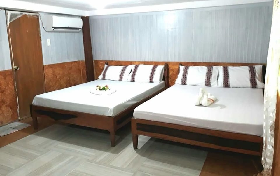 Family Room (good for 8) | Bed sheets